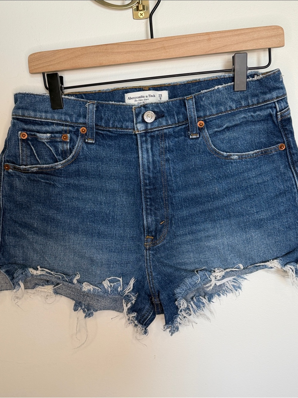 Abercrombie & Fitch Bestselling High Rise Mom Jean Size 8
